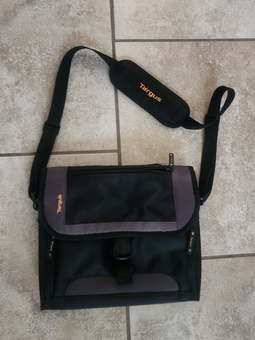 Targus Black Messenger Bag with Gray Trim